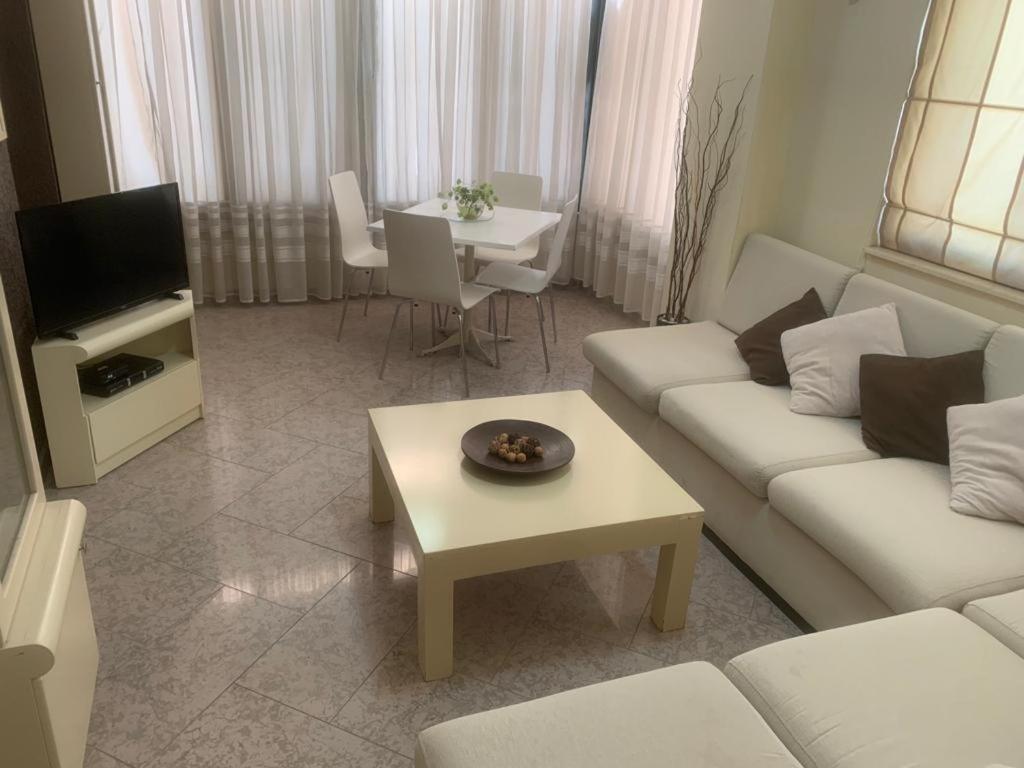 Cheerful 1-Bedroom Home In Durres Golem (Tirana) Εξωτερικό φωτογραφία